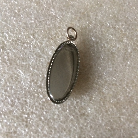 Sterling flower pendent - Picture 3 of 3